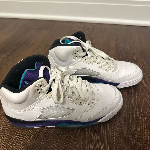 Air Jordan 5 Grapes - Picture 2 of 5